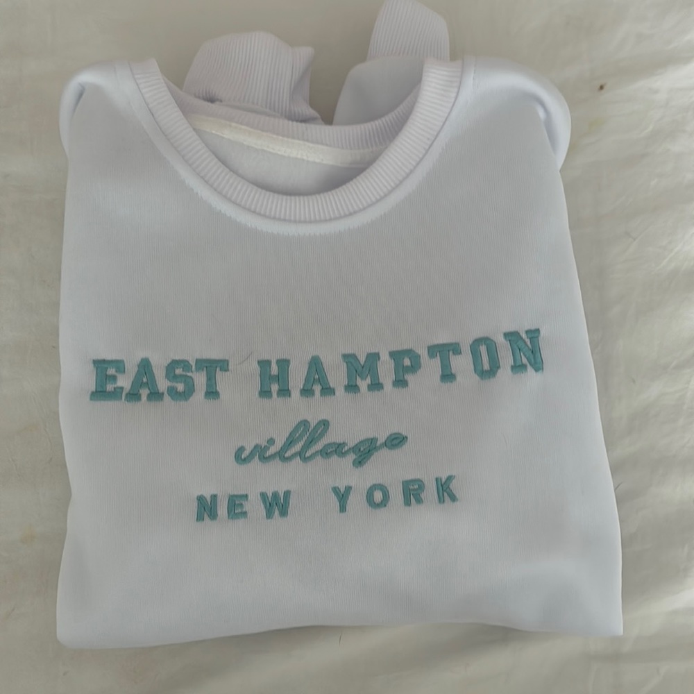 Shein white and teal crewneck. Size small. Runs oversized.